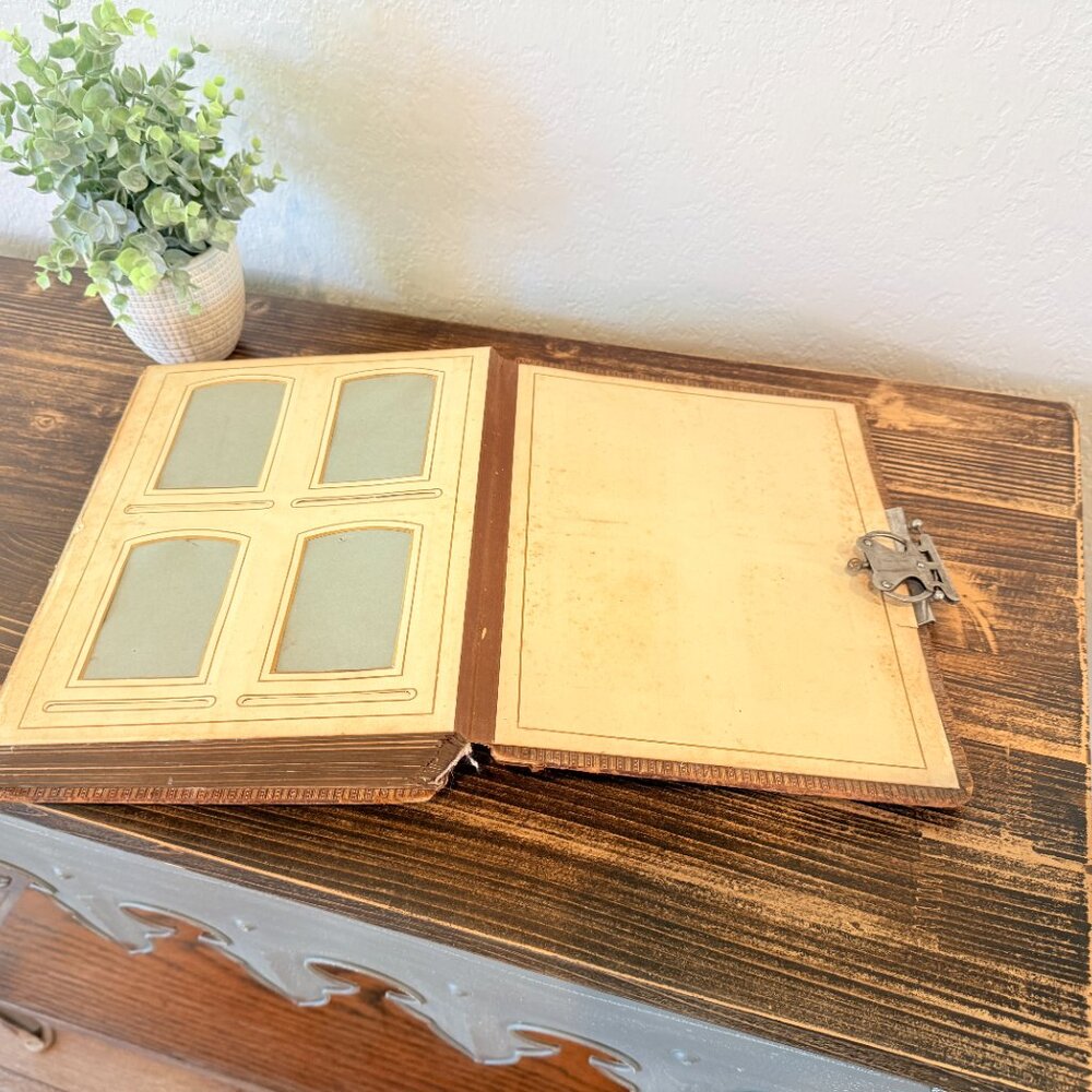 142-Year-Old Victorian Leather Photo Album with 15 Photos - Picture 14 of 17